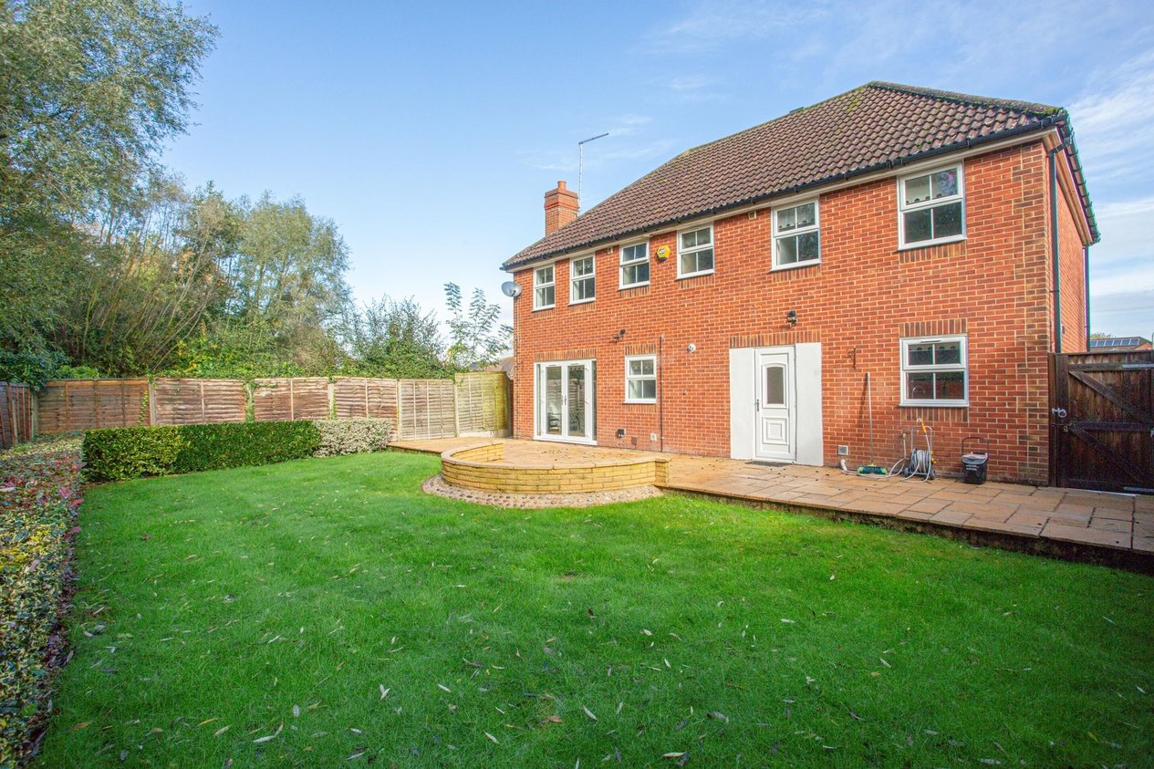 Properties For Sale in Fountains Close  Willesborough