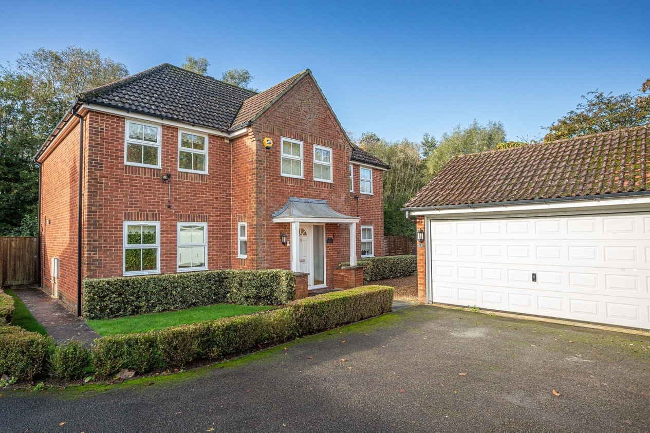 Properties For Sale in Fountains Close  Willesborough