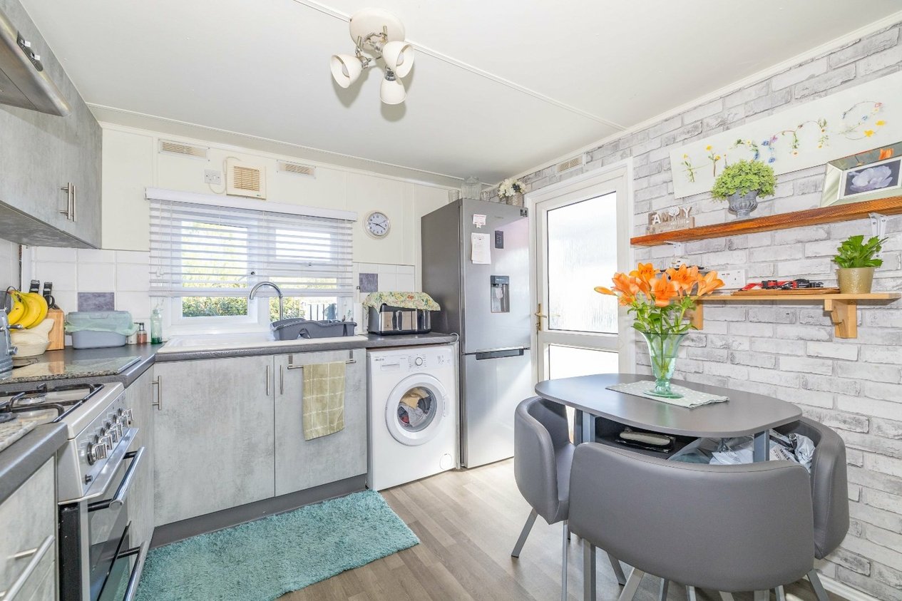 Properties For Sale in Four Horseshoes Park Seasalter Road