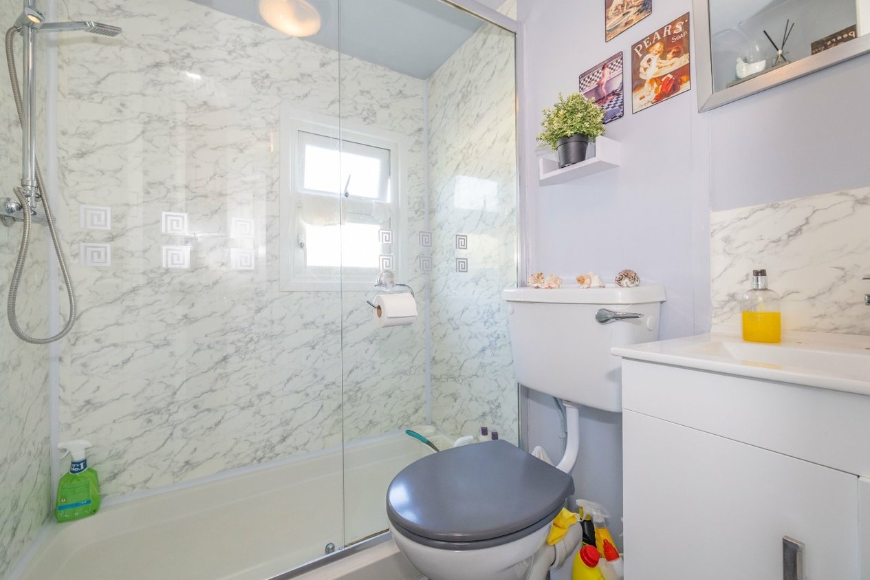 Properties For Sale in Four Horseshoes Park Seasalter Road
