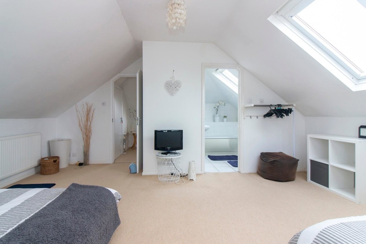 Bungalow - Detached for sale in Four Seasons, First Avenue, Broadstairs