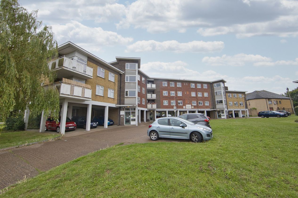 Properties Sold Subject To Contract in Freemens Way  Deal
