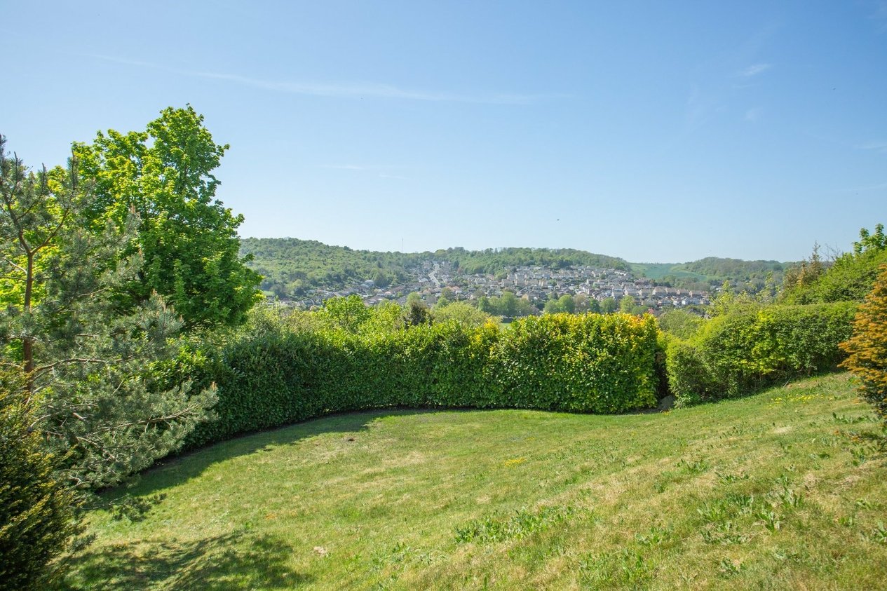 Properties Under Offer in Friars Way Dover