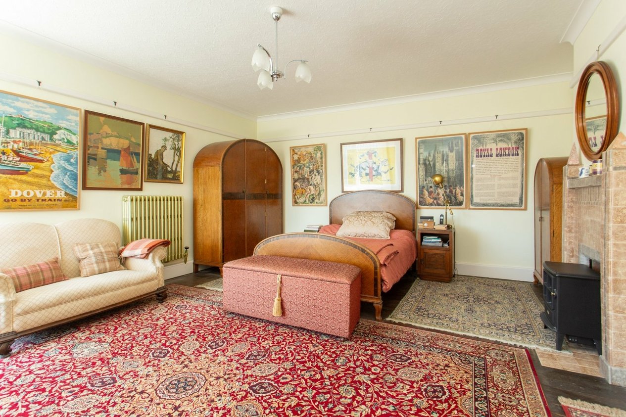 Properties Under Offer in Friars Way Dover