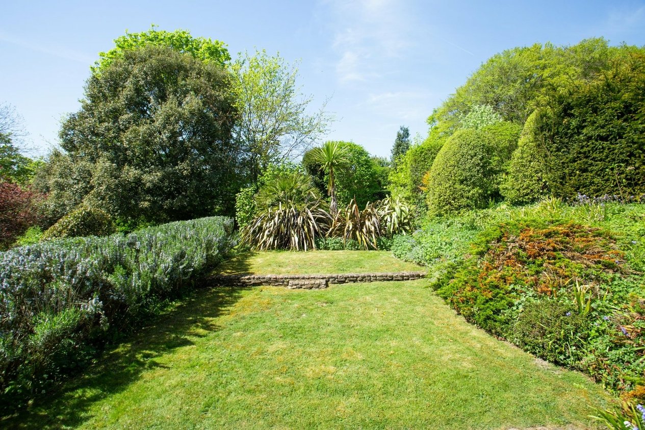 Properties Under Offer in Friars Way Dover
