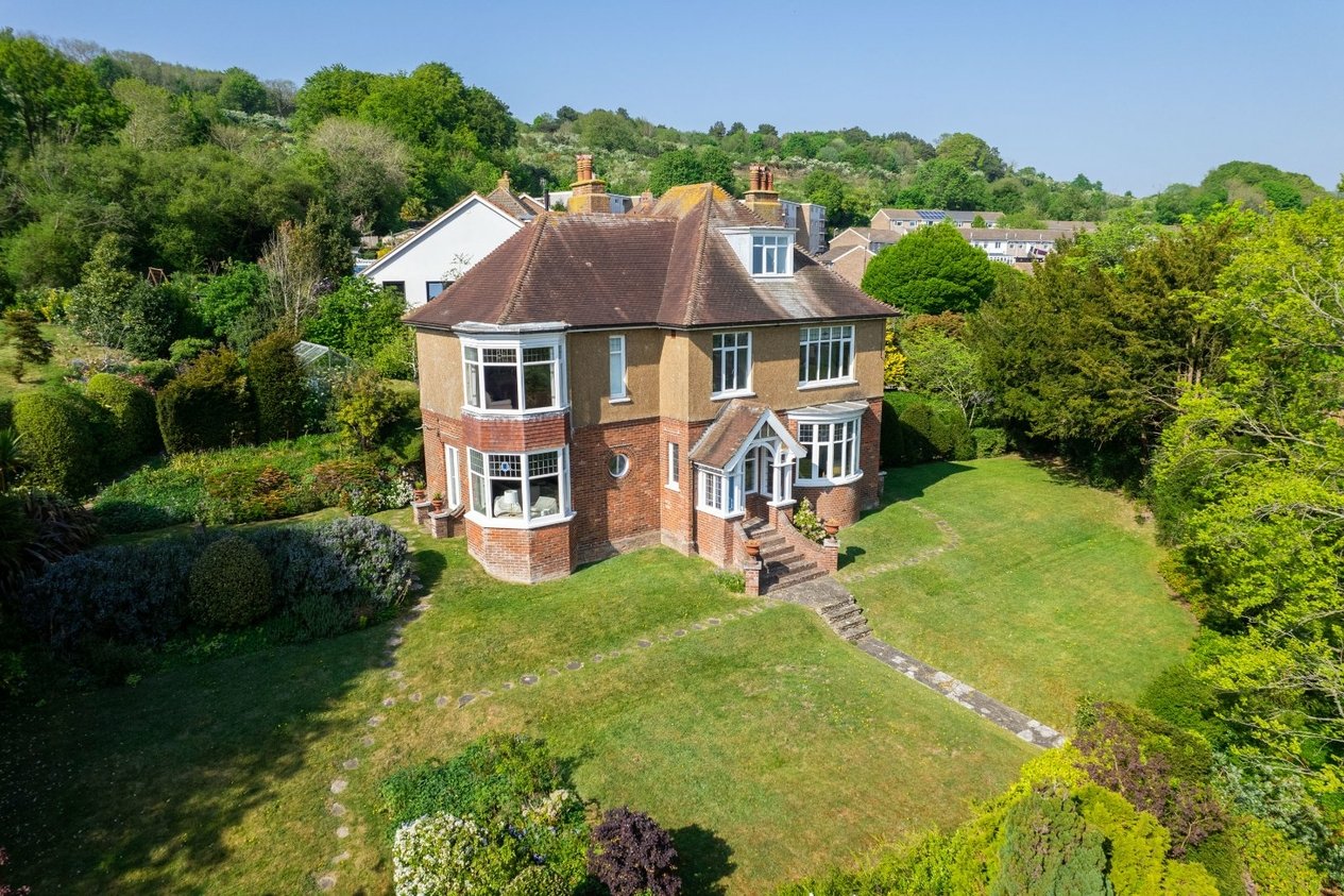 Properties Under Offer in Friars Way Dover
