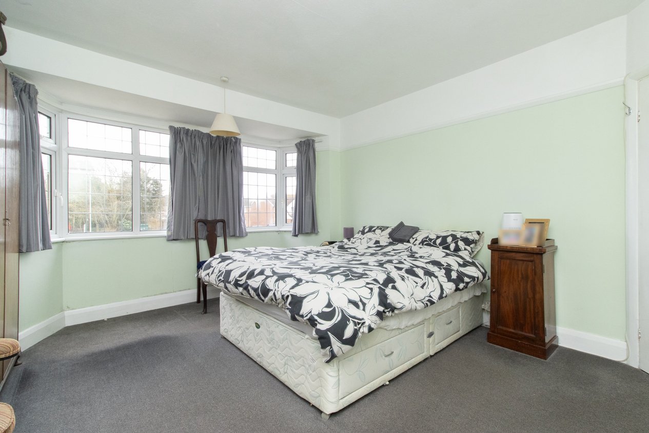 Properties Under Offer in George V Avenue Margate