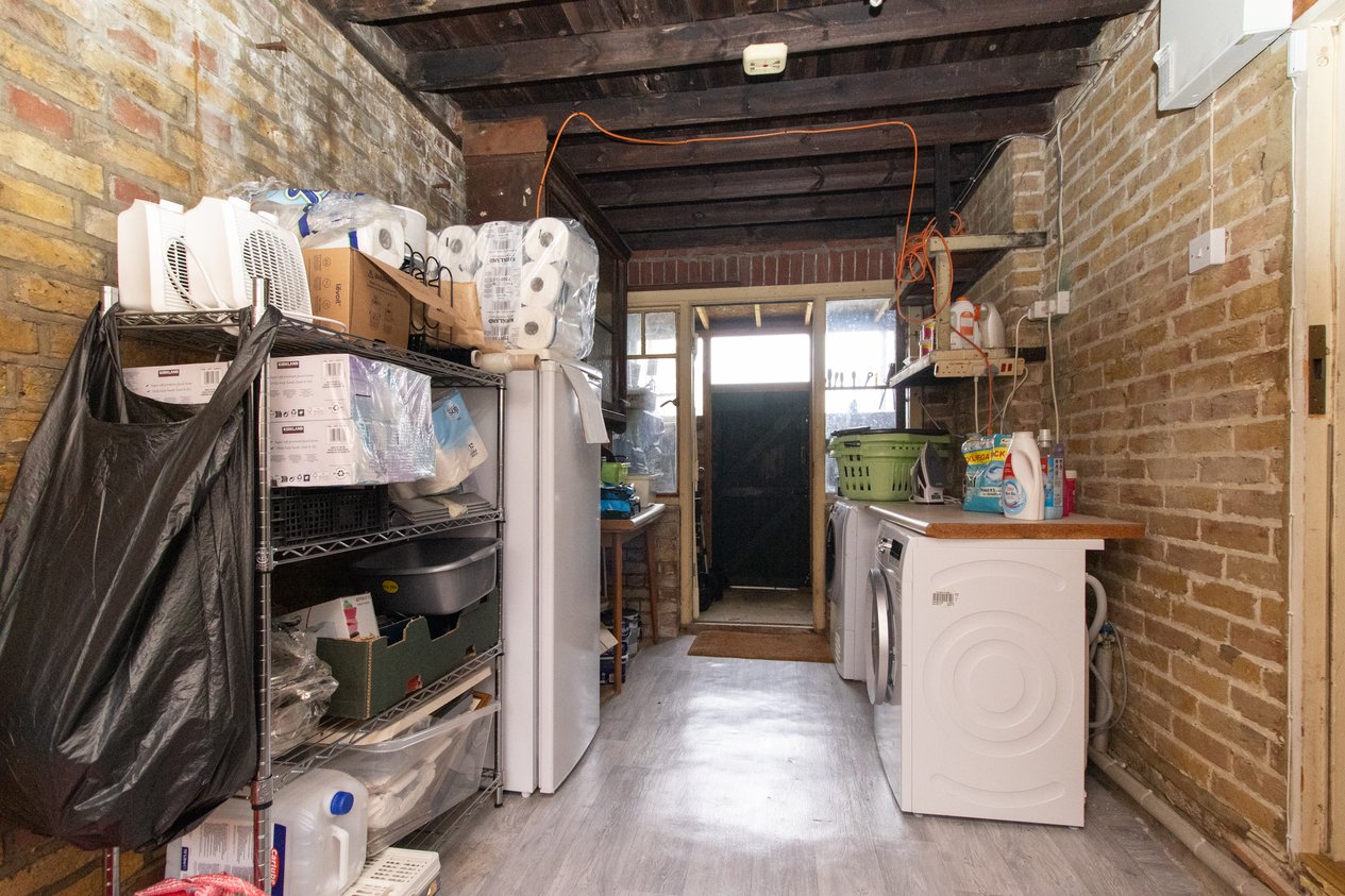 Properties Under Offer in George V Avenue Margate