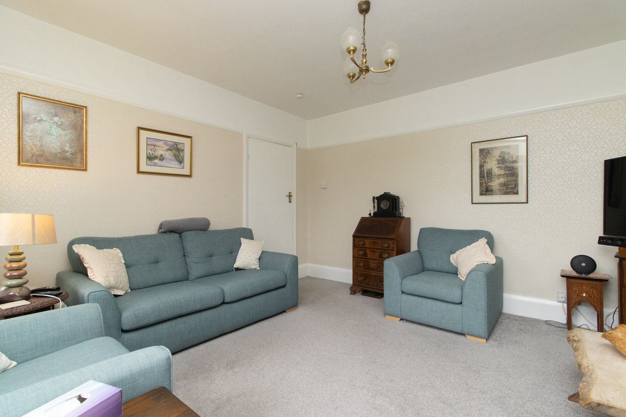 Properties Under Offer in George V Avenue Margate