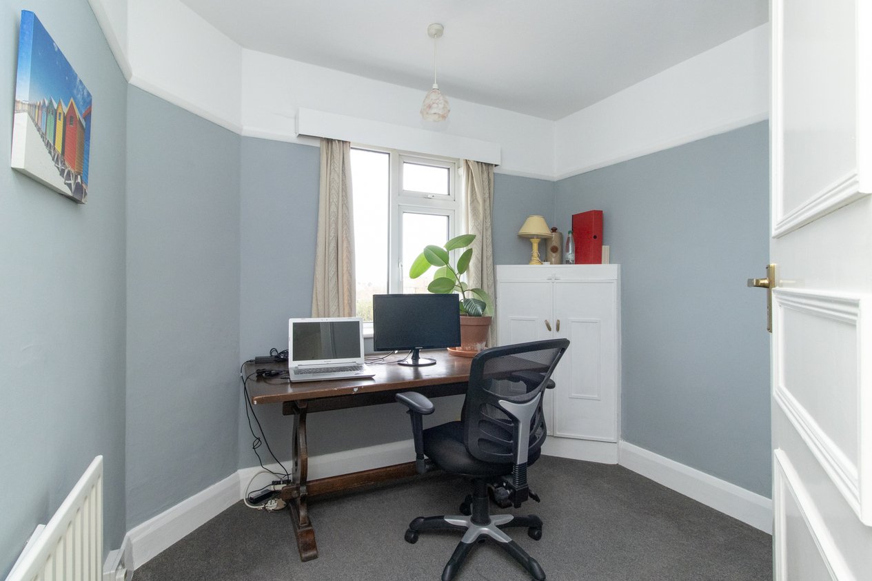 Properties Under Offer in George V Avenue Margate