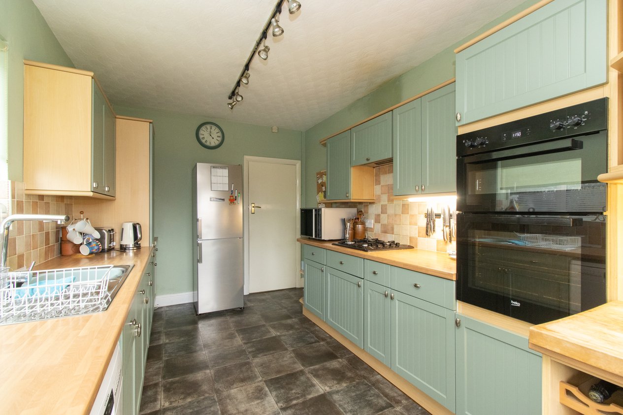 Properties Under Offer in George V Avenue Margate
