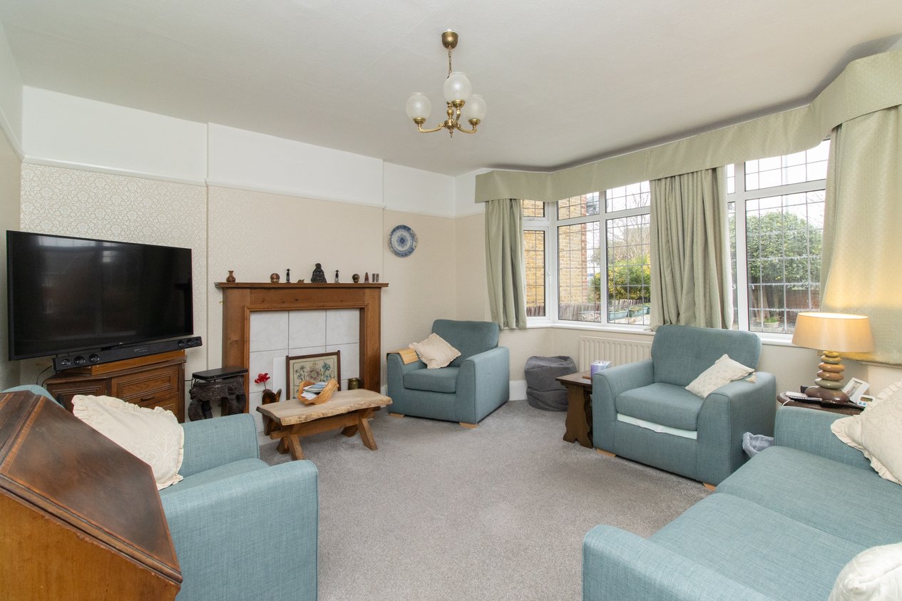 Properties Under Offer in George V Avenue Margate