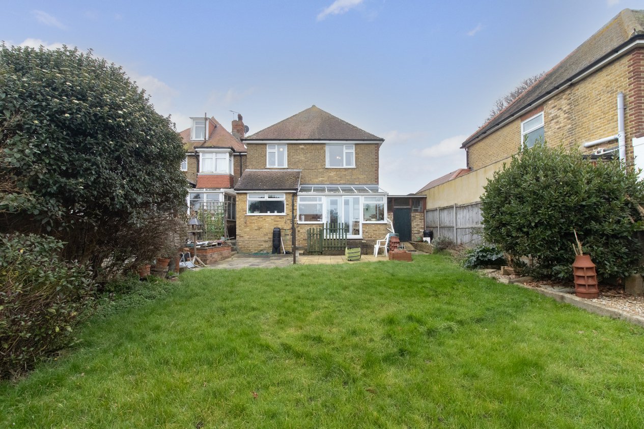 Properties Under Offer in George V Avenue Margate