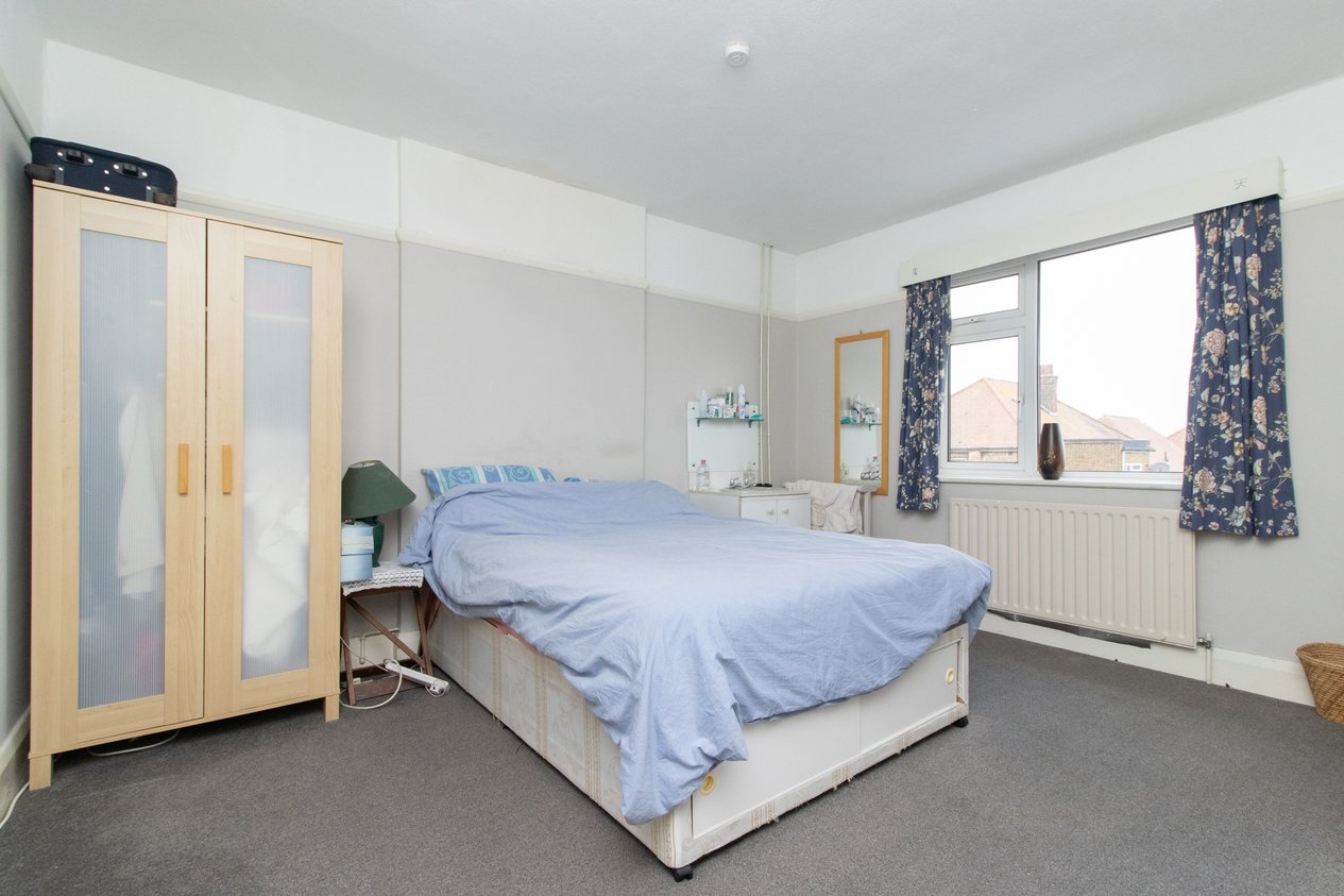 Properties Under Offer in George V Avenue Margate