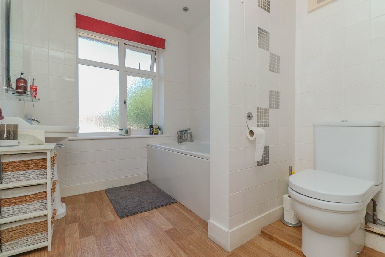 Properties For Sale in George V Avenue Margate