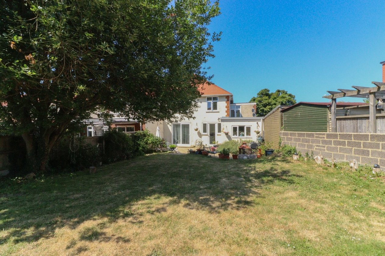 Properties For Sale in George V Avenue Margate