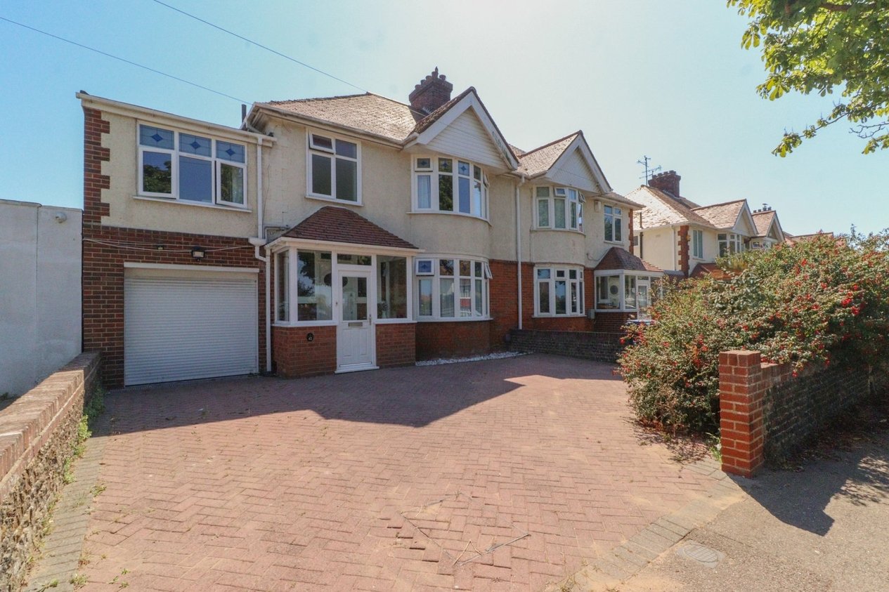 Properties For Sale in George V Avenue Margate