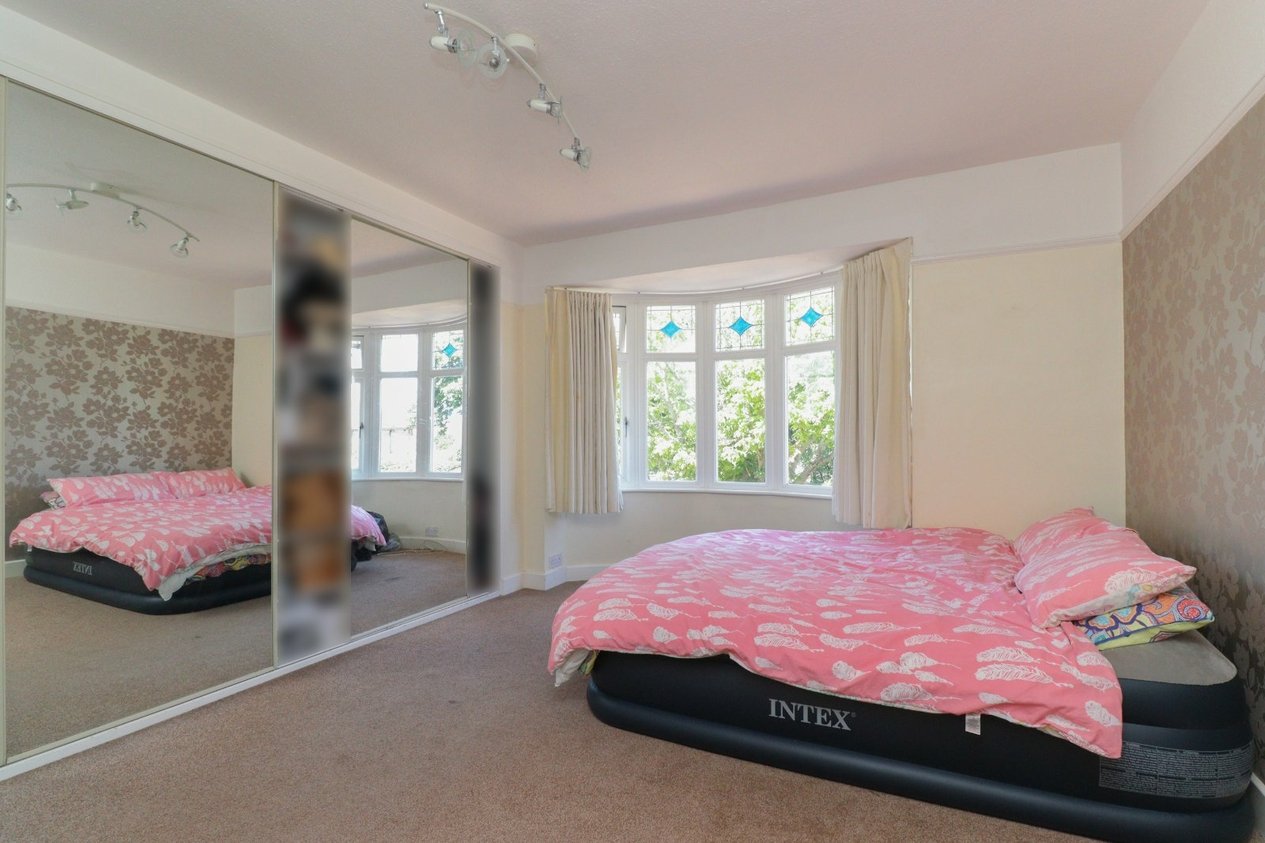 Properties For Sale in George V Avenue Margate