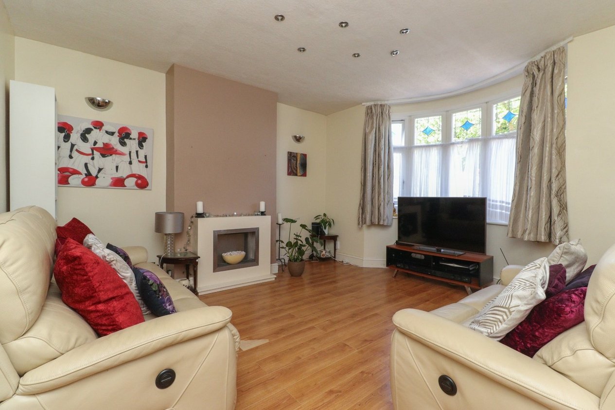 Properties For Sale in George V Avenue Margate