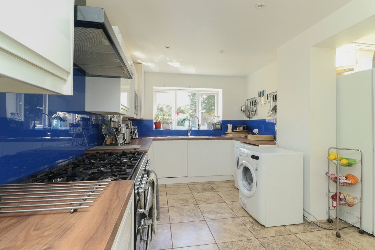 Properties For Sale in George V Avenue Margate