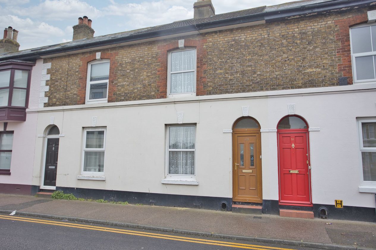 Properties For Sale in Gilford Road  Deal