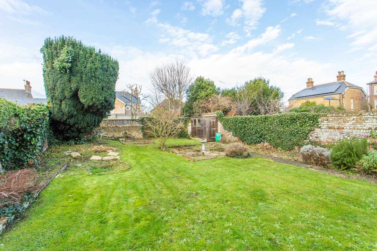 Properties For Sale in Gladstone Road Broadstairs