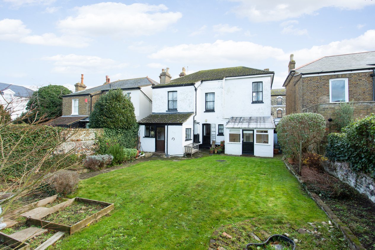 Properties For Sale in Gladstone Road Broadstairs