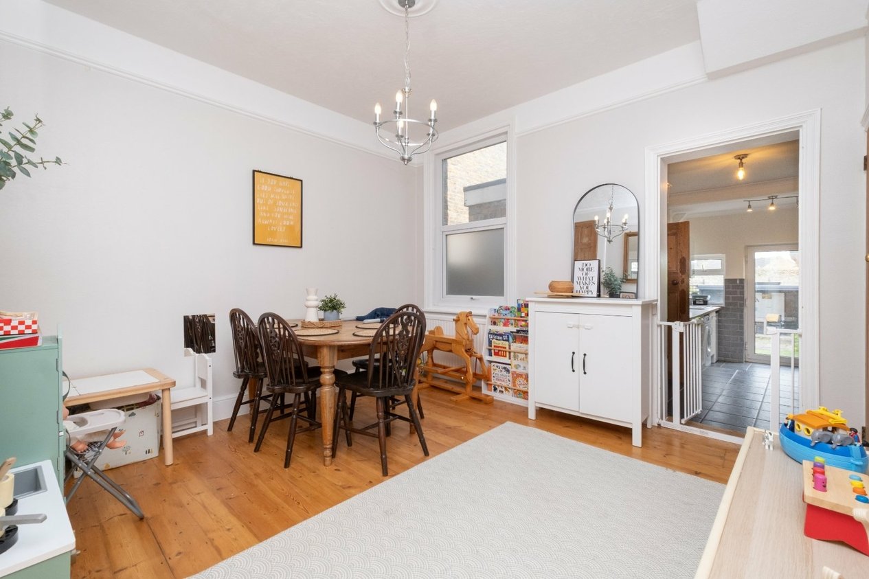 Properties For Sale in Gladstone Road Deal
