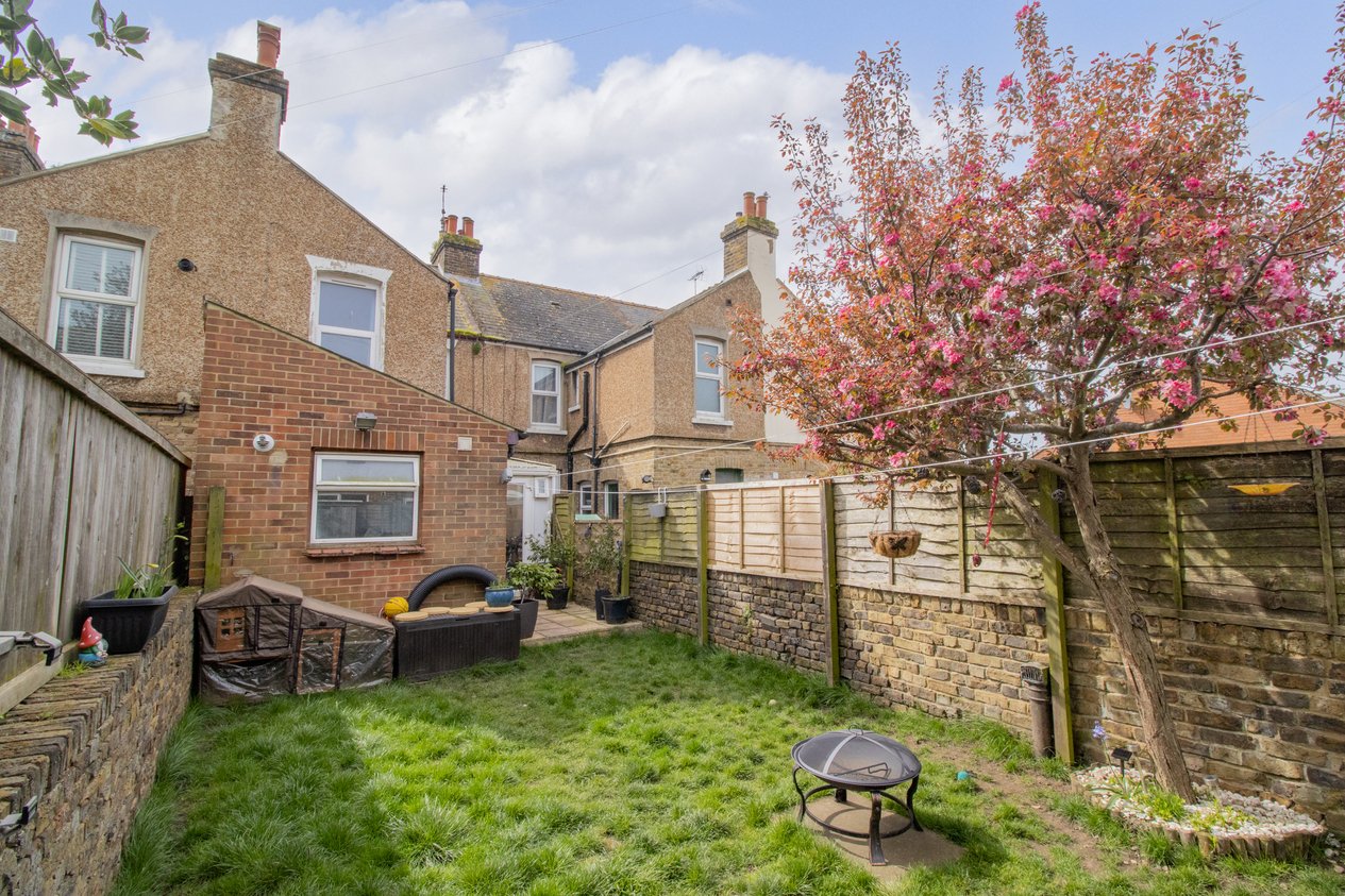 Properties Under Offer in Glebe Road Margate