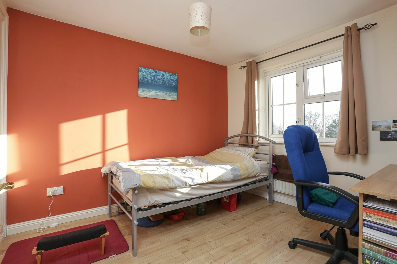 Properties Sold Subject To Contract in Gloster Close  Hawkinge