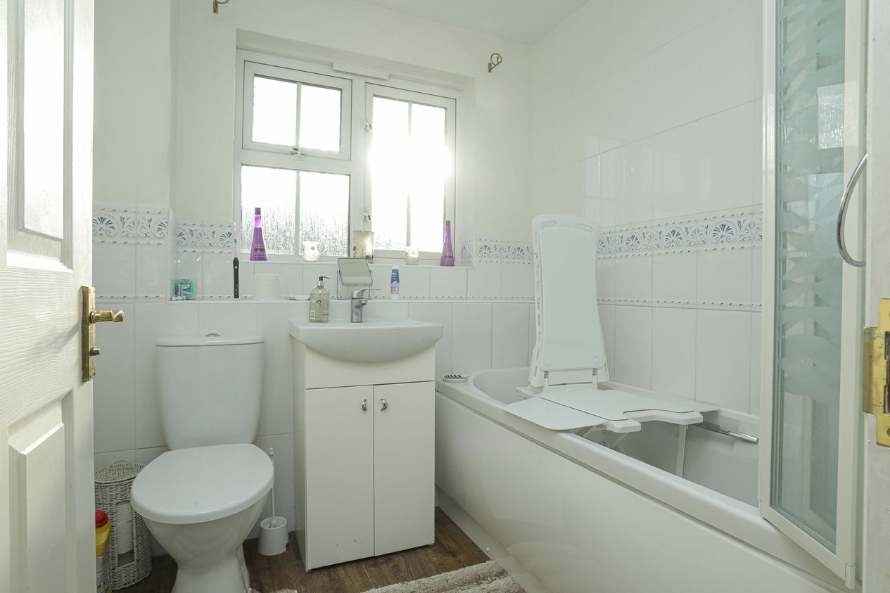 Properties Sold Subject To Contract in Gloster Close  Hawkinge