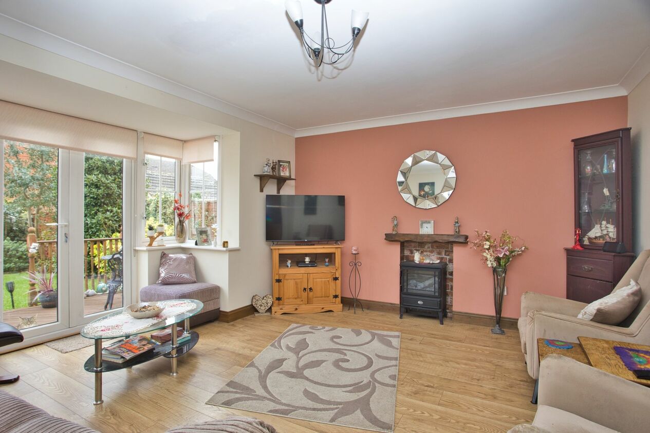 Properties Sold Subject To Contract in Gloster Close  Hawkinge