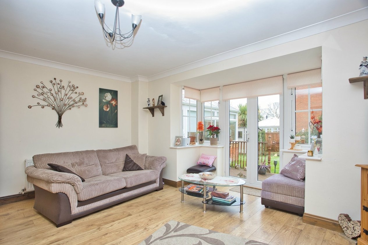 Properties Under Offer in Gloster Close Hawkinge