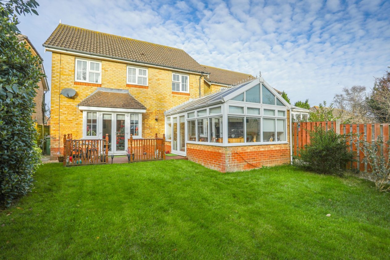 Properties Under Offer in Gloster Close Hawkinge