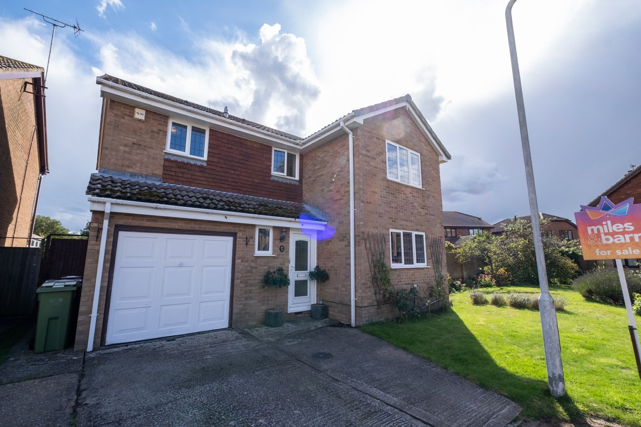 Properties For Sale in Gloucester Mews New Romney
