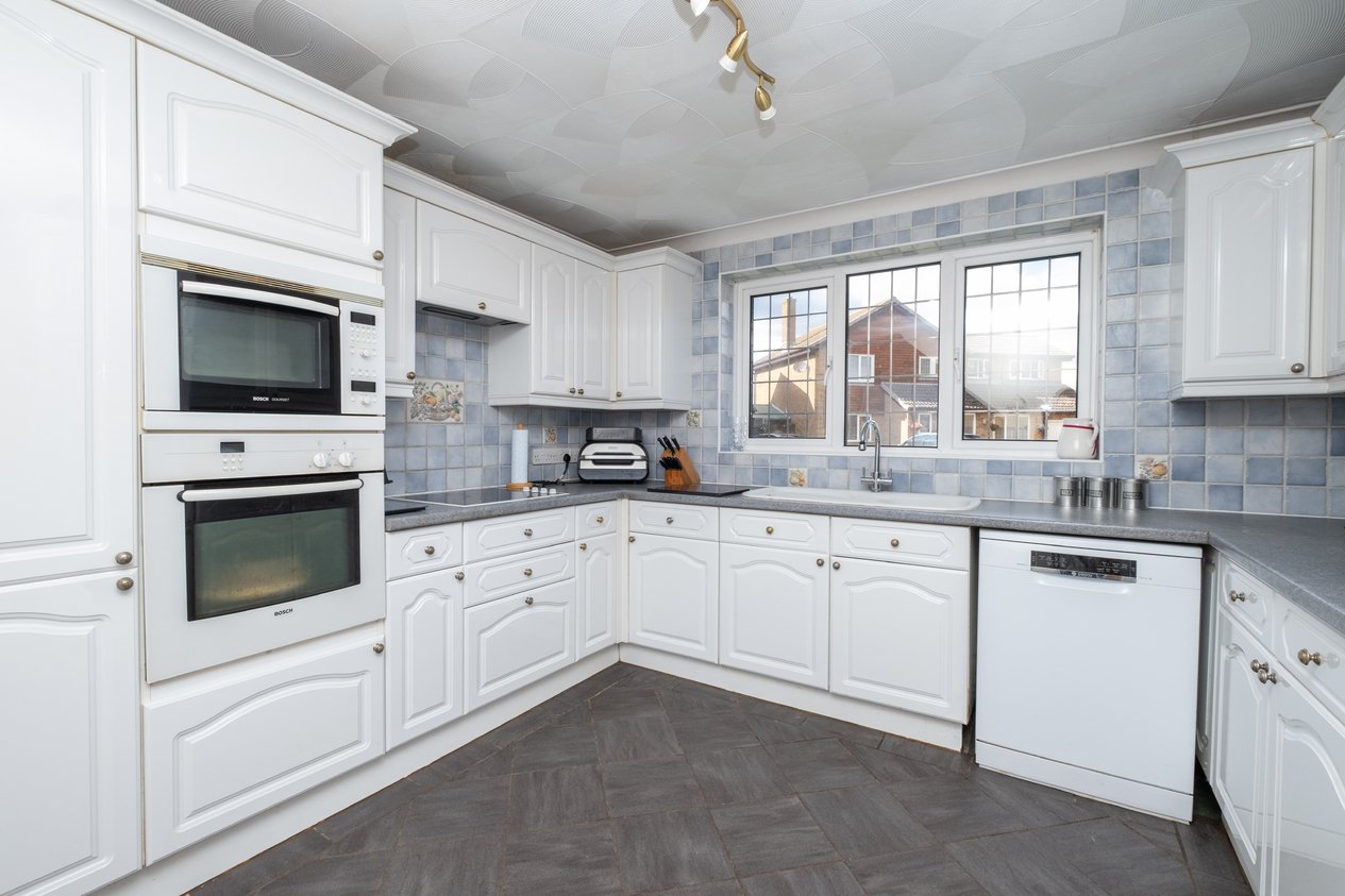 Properties For Sale in Gloucester Mews New Romney