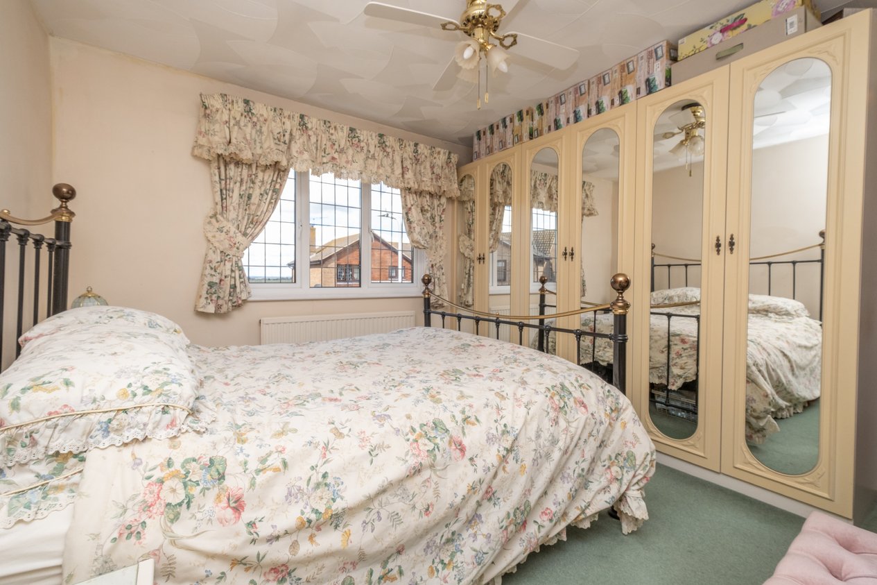 Properties For Sale in Gloucester Mews New Romney