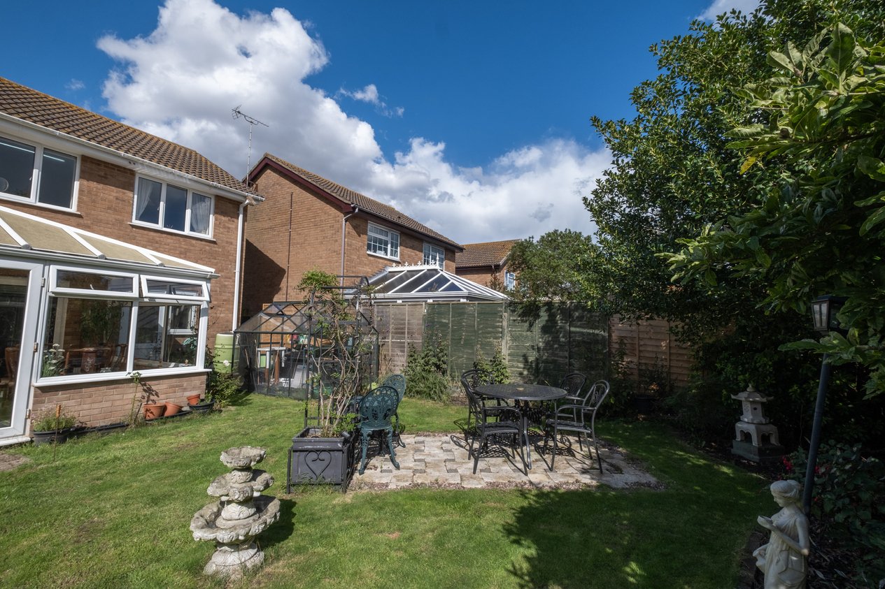 Properties For Sale in Gloucester Mews New Romney