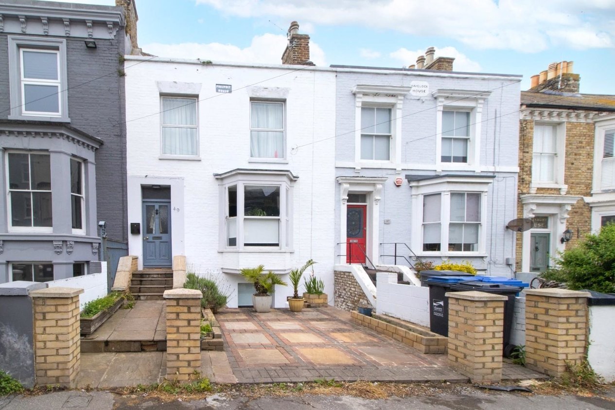 Properties Sold Subject To Contract in Godwin Road Cliftonville