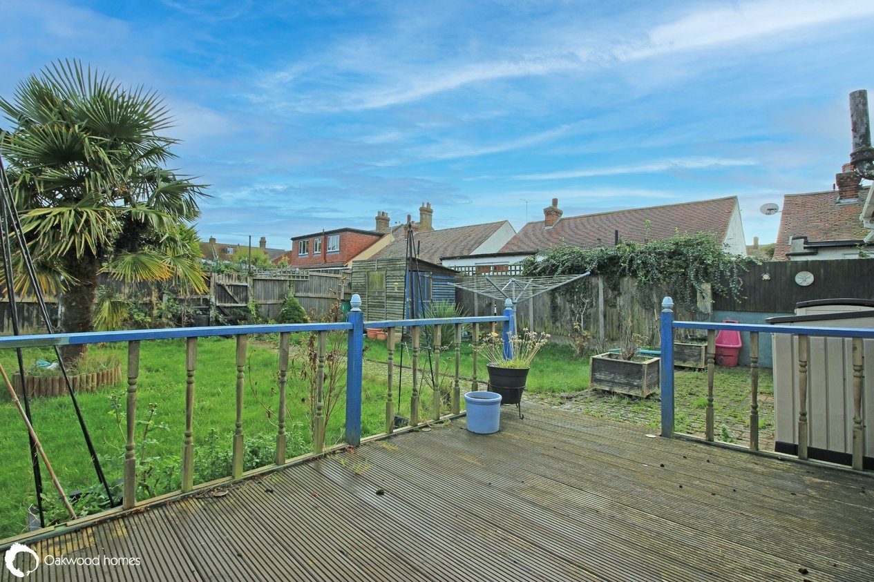 Properties Under Offer in Golden Close 
