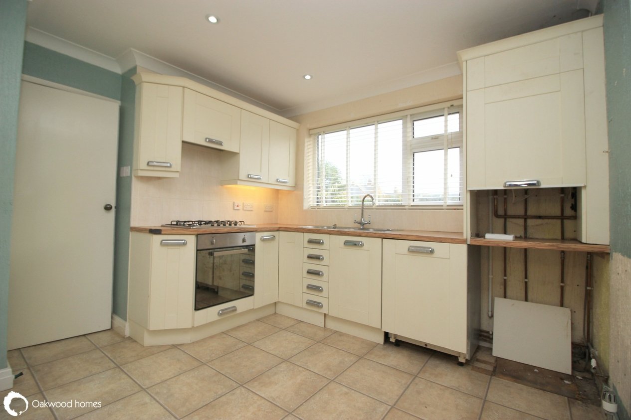 Properties Under Offer in Golden Close 