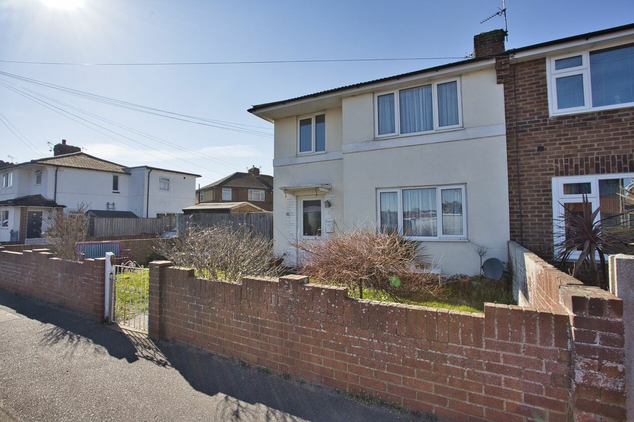 Properties For Sale in Golf Road  Deal