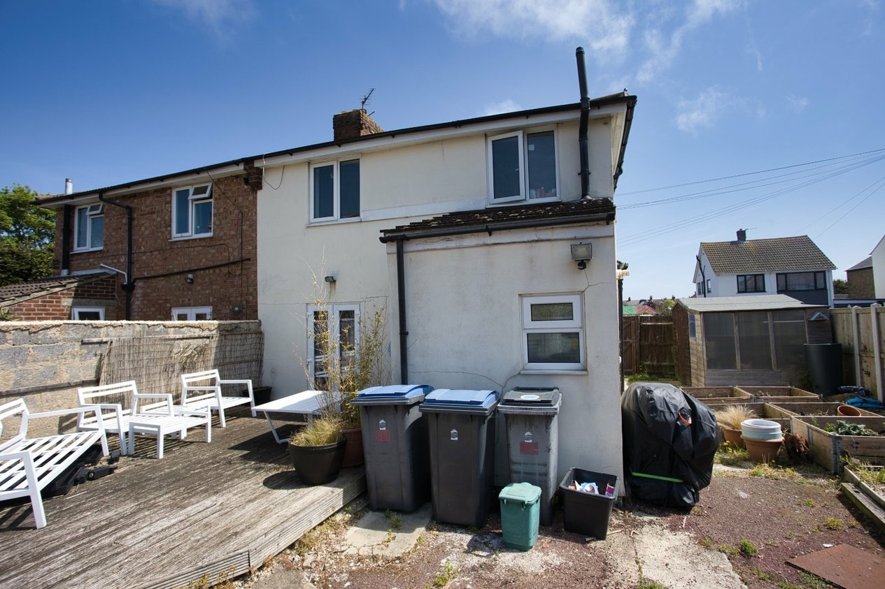 Properties For Sale in Golf Road Deal