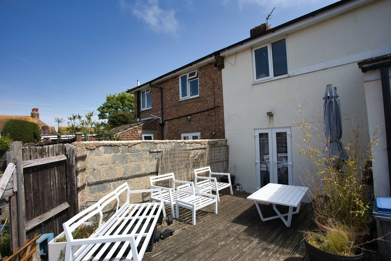 Properties For Sale in Golf Road Deal