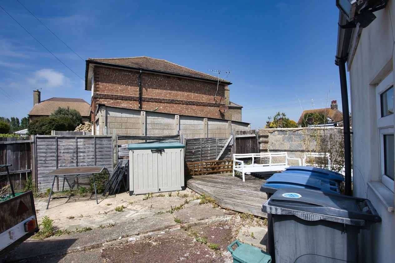 Properties For Sale in Golf Road Deal