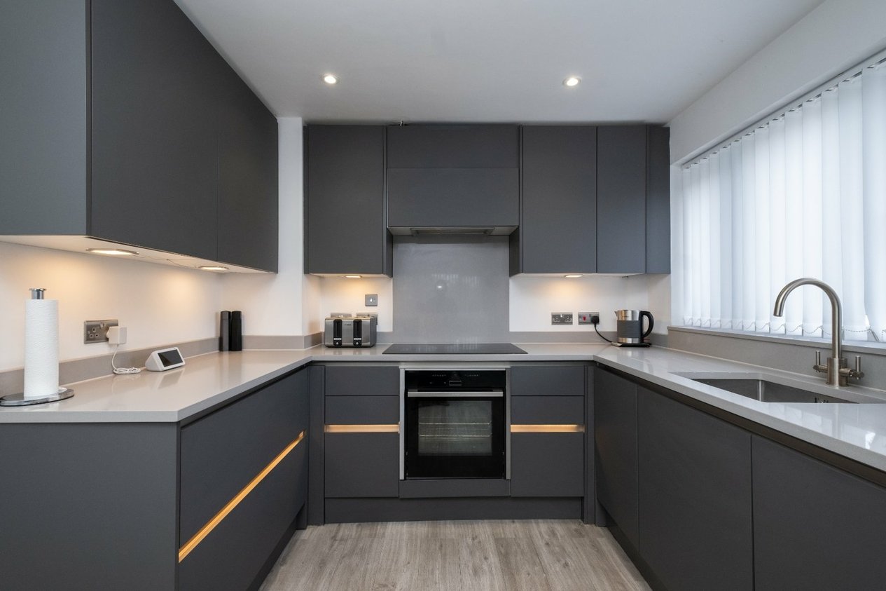 Properties For Sale in Golf Road Deal