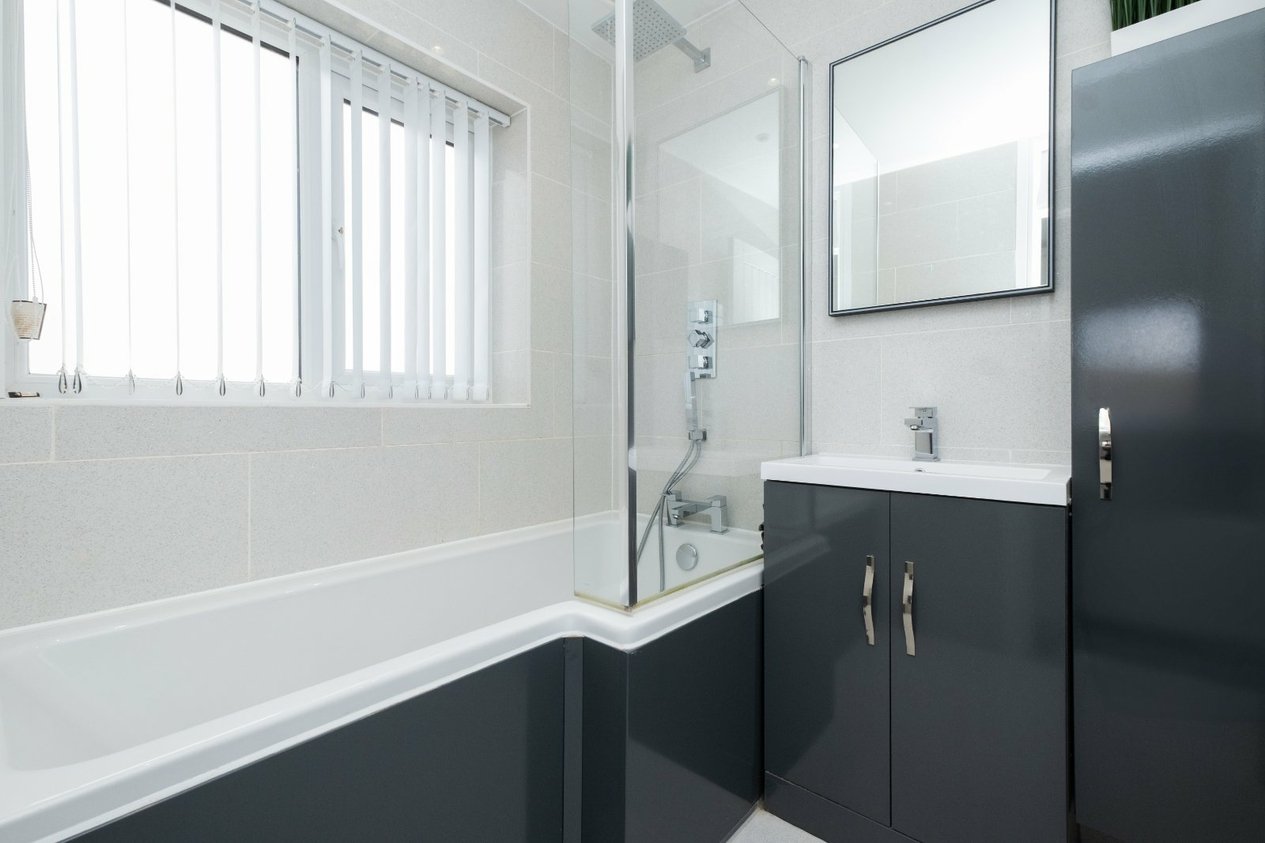 Properties For Sale in Golf Road Deal