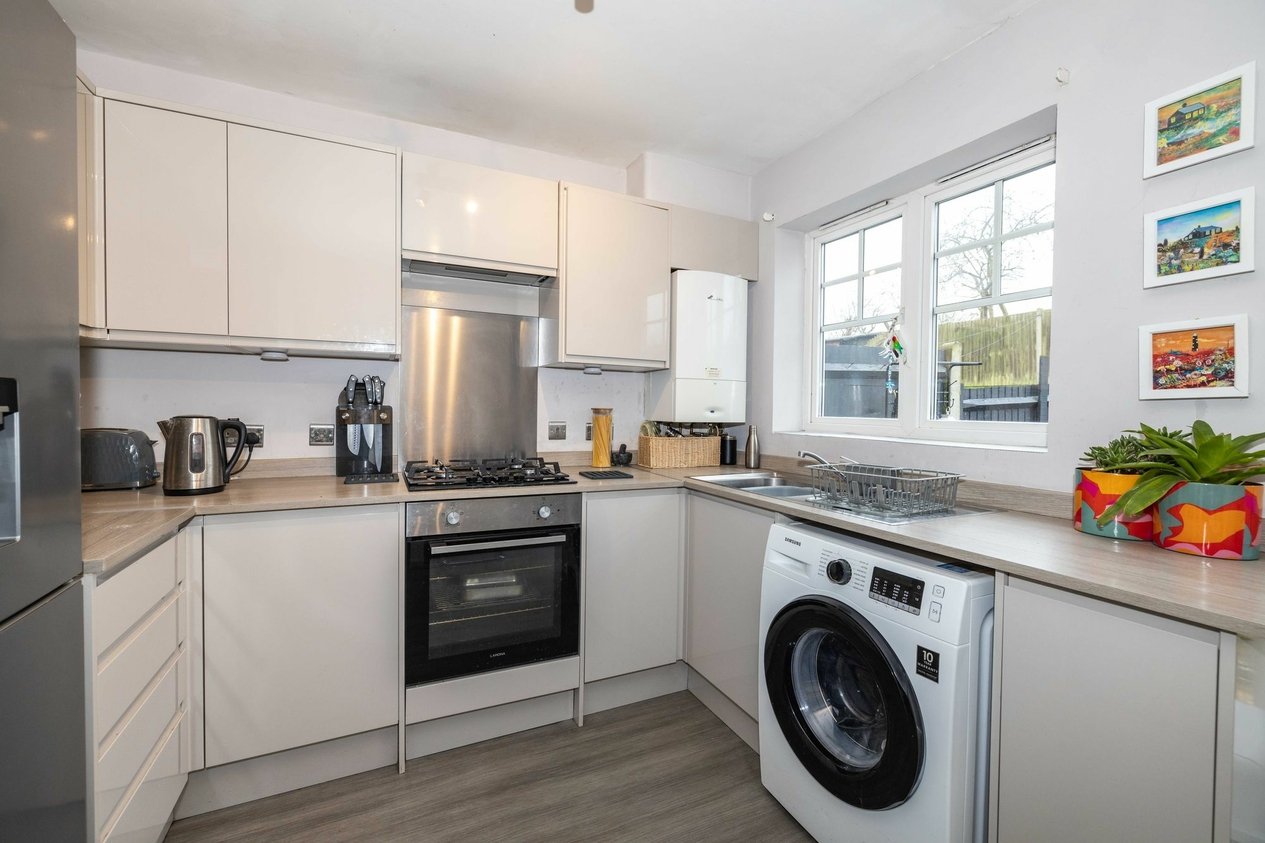 Properties Sold Subject To Contract in Gordon Close  Ashford