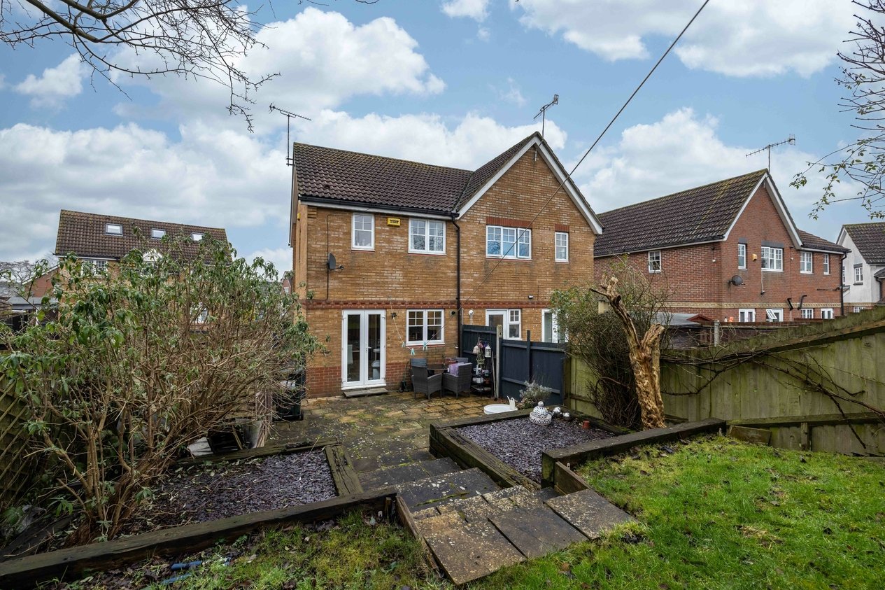 Properties Under Offer in Gordon Close Ashford