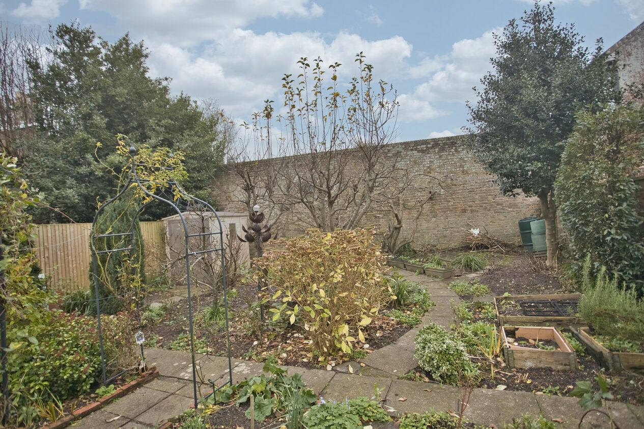 Properties Sold Subject To Contract in Grams Road  Walmer